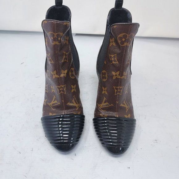 Louis Vuitton Monogram Brown Heels with Black Toe - Picture 13 of 15